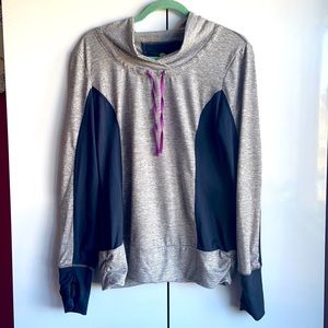 Women’s Athletic Long Sleeve sweatshirt